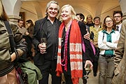Susanne Wiebe und Mann bei der METAMORPHOSES Contemporary Art Show Ausstellungseröffnung (Fotos: Brauer Photos für Pörnbach Contemporary)